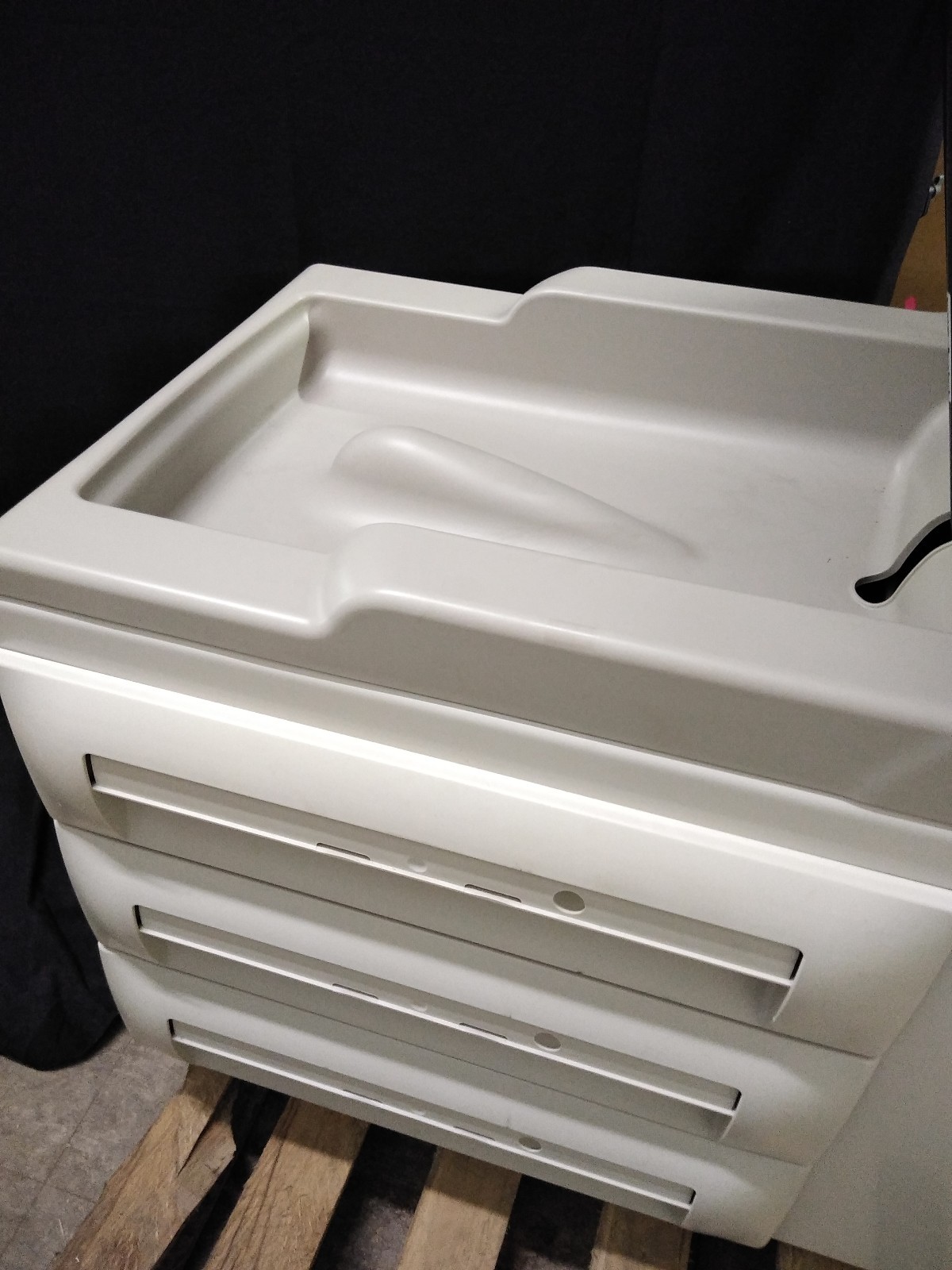 Midmark 604-001 Manual Exam Table Combo Model 604-001 Excellent Condition Beige