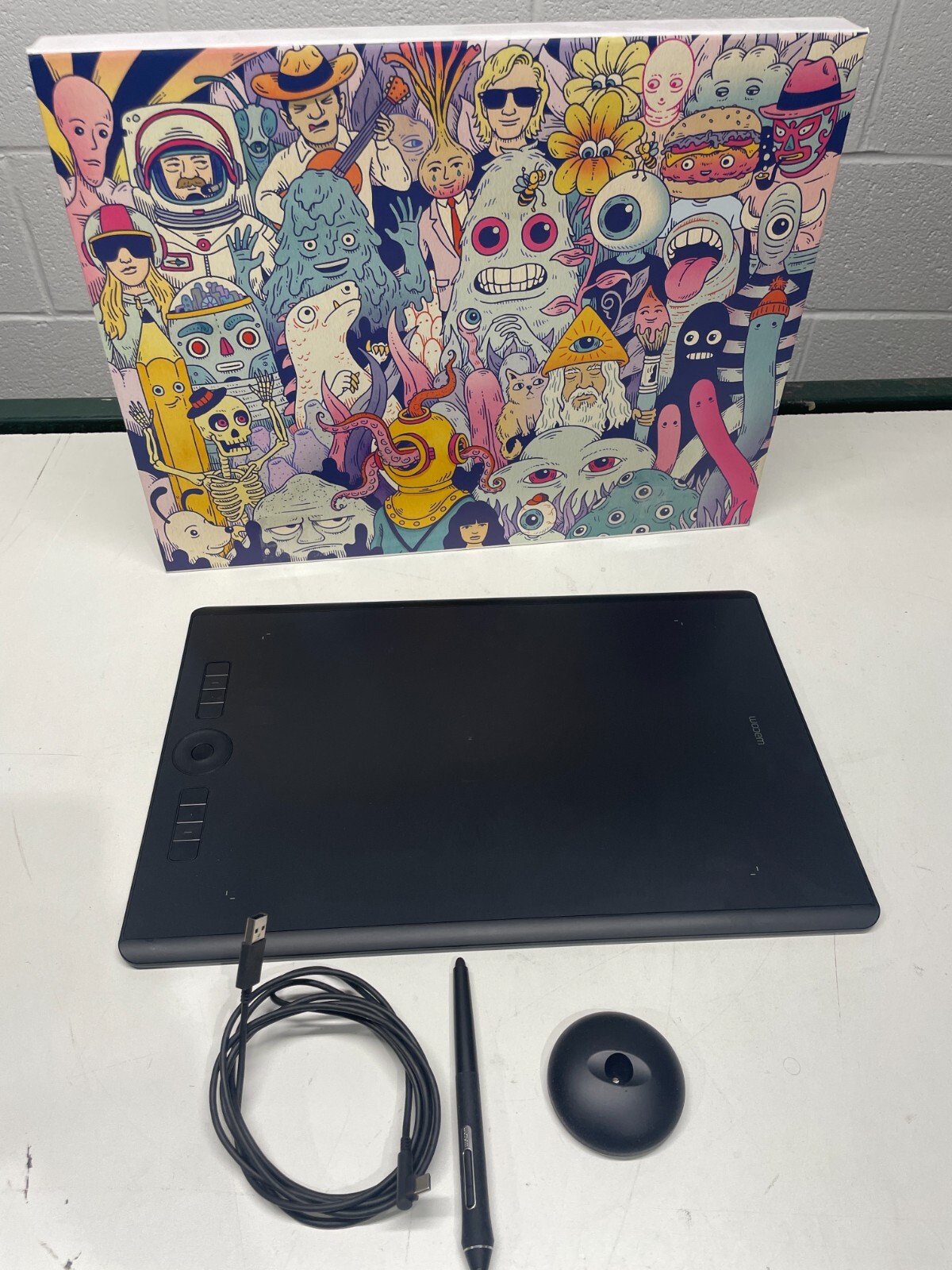 Wacom - hossy5959　Wacom Intuos Pro Large Amazon.com: Wacom Intuos Pro Large with smooth texture sheet