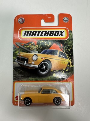 1971 MGB GT Coupe Yellow Matchbox 73/100 New In Pack 1:64