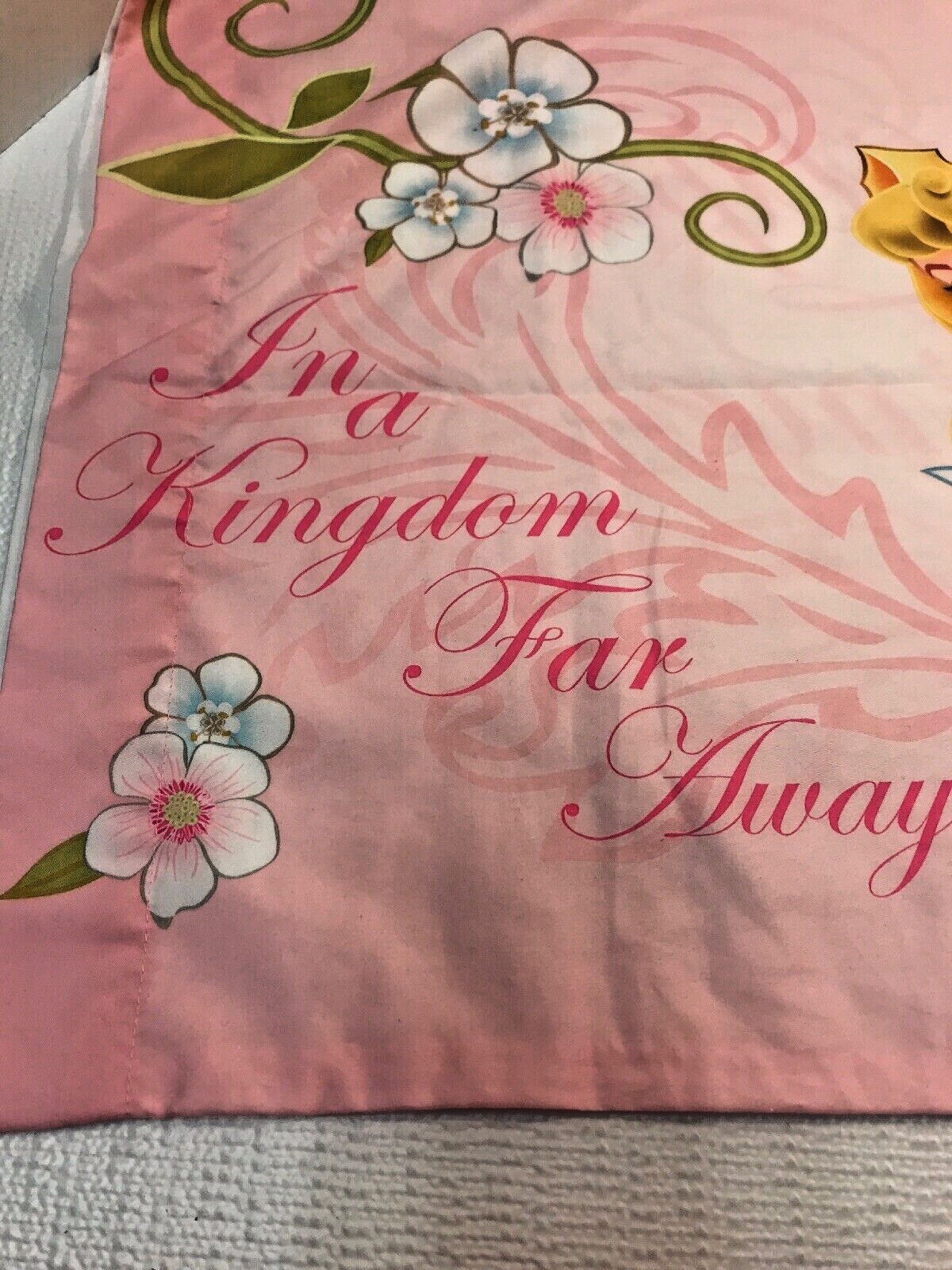 DISNEY PRINCESSES ~ CINDERELLA & AURORA ~ PINK PILLOWCASE ~ ONCE UPON A TIME