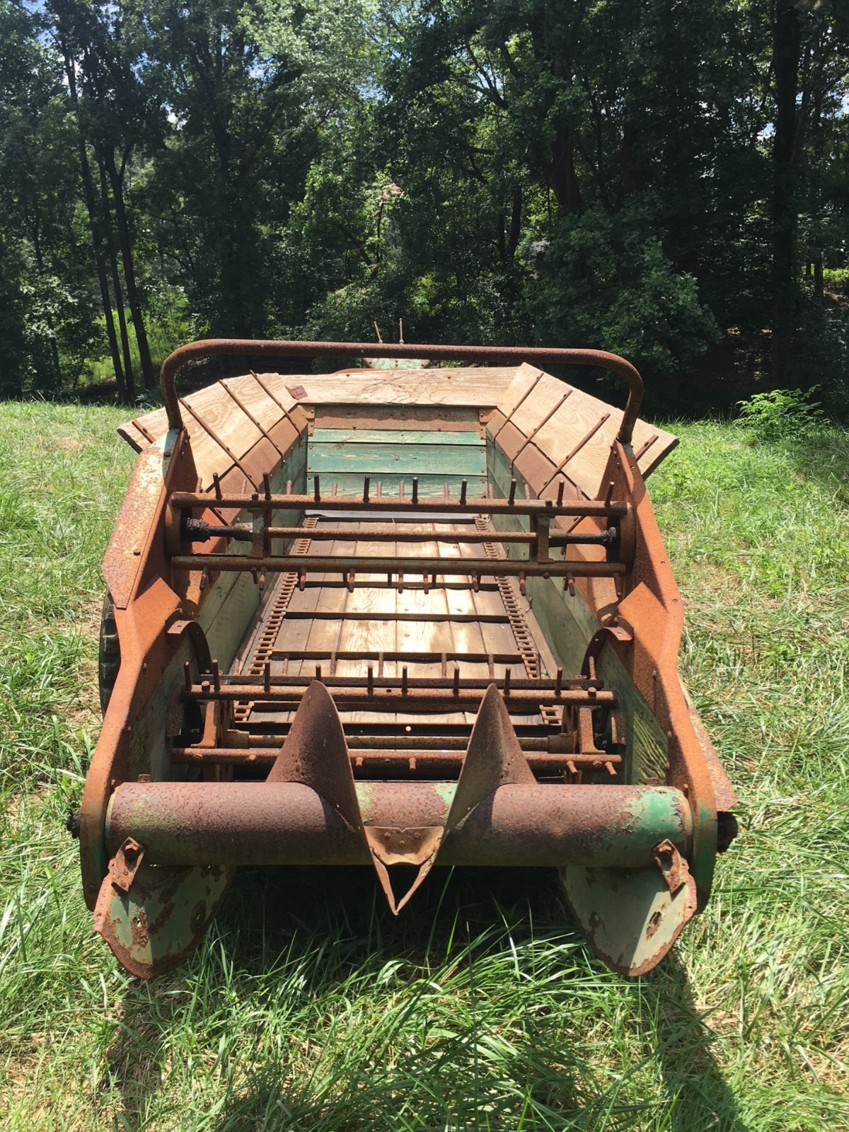 John Deere Antique Manure Spreader Model R Series 1