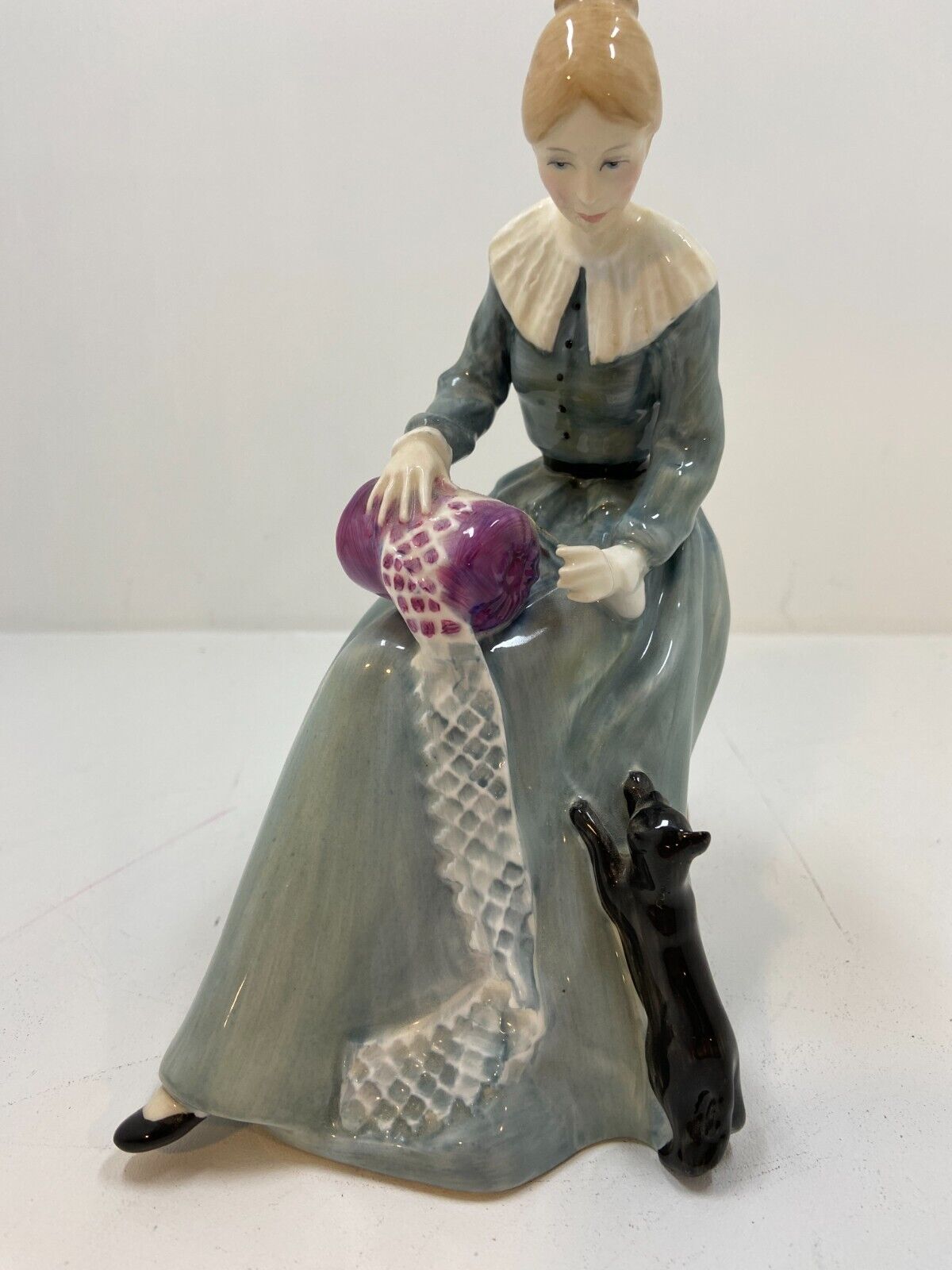 Royal Doulton Dorothy Figurine HN 3098 Bone China Made in Royal Doulton Dorothy Figurine HN 3098 Bone China Made in