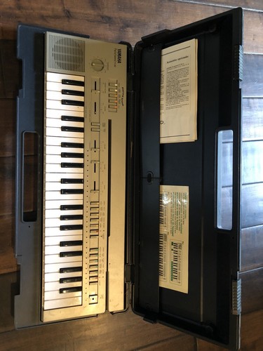 YAMAHA PortaSound PC-100 ソングカードセット Yamaha Porta Sound PC-100 1984 Synth playcard keyboard with