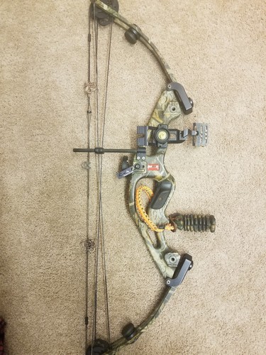 Hoyt MagnaTec Bow with case
