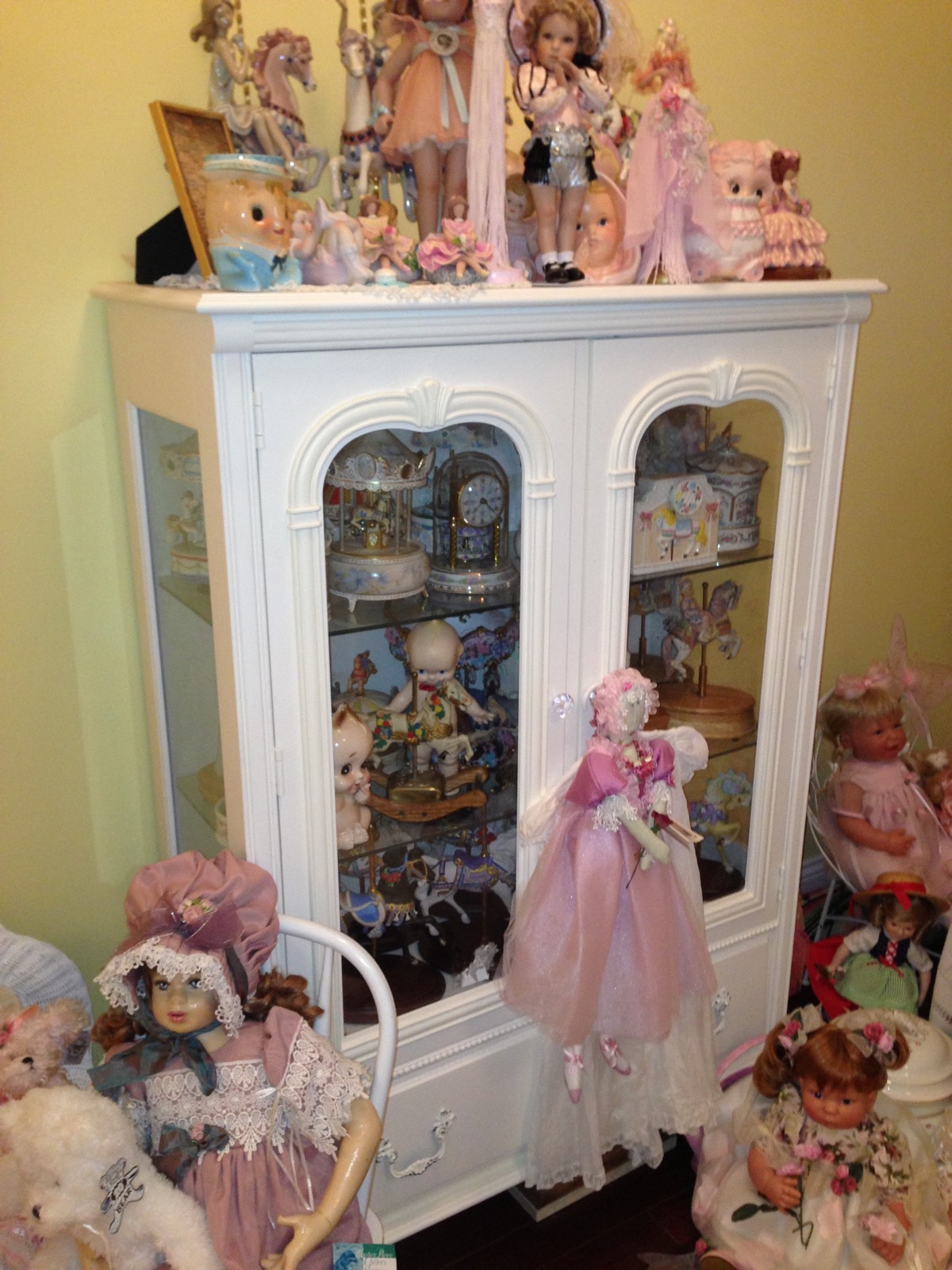 Stanley Furniture "Young America" Collection Doll Chest ...