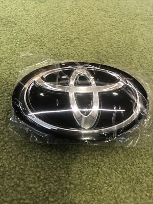 Toyota Sienna Front Grille Emblem Logo Radar 2021/2022/2023 90975-02160-C2023