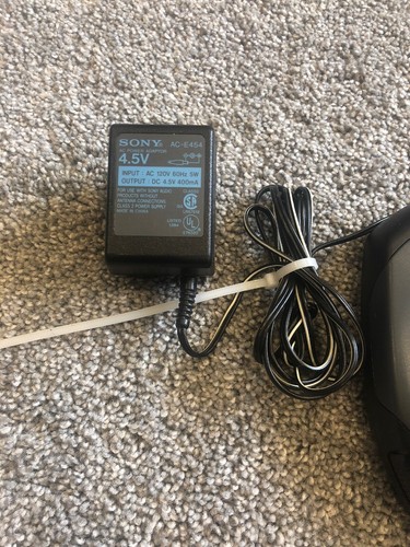 Sony Discman D-151 Portable CD player w/ AC Adapter Walkman TESTED Working