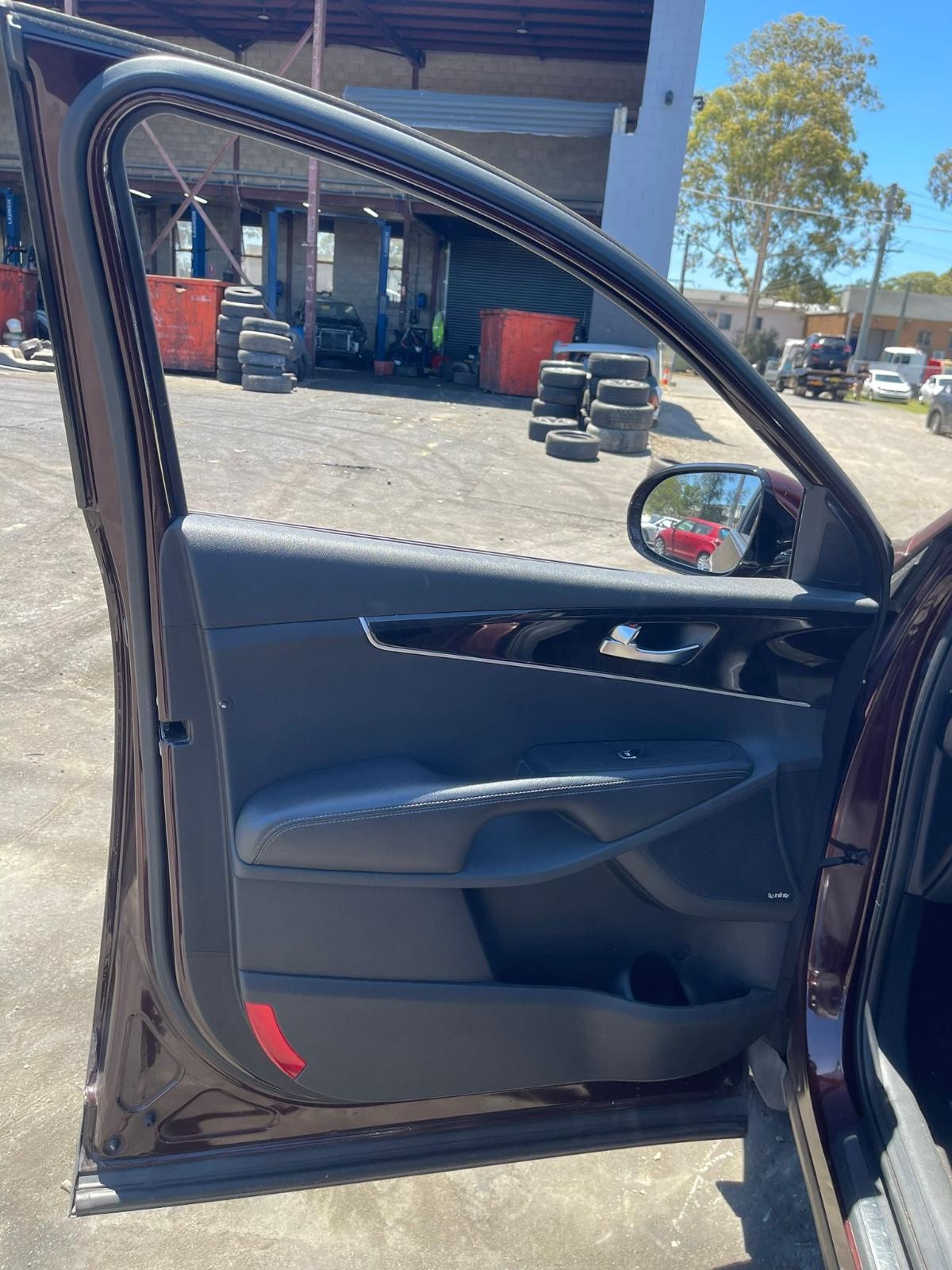 KIA SORENTO UM 03/2015-01/2020 RIGHT FRONT DOOR TRIM 4 DOOR STATION WAGON - thumbnail 8