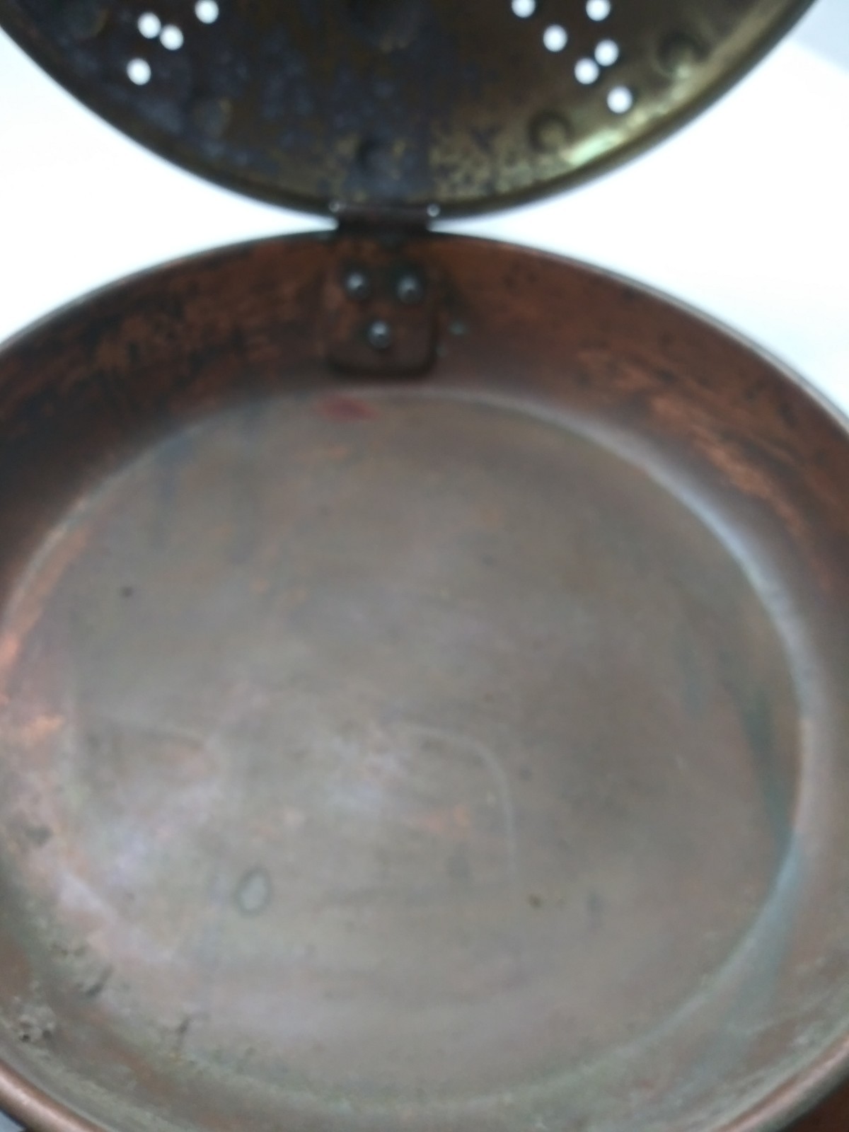 Antique  Copper and Brass Bed Warmer ,Turned Wood Handle ** Original 35