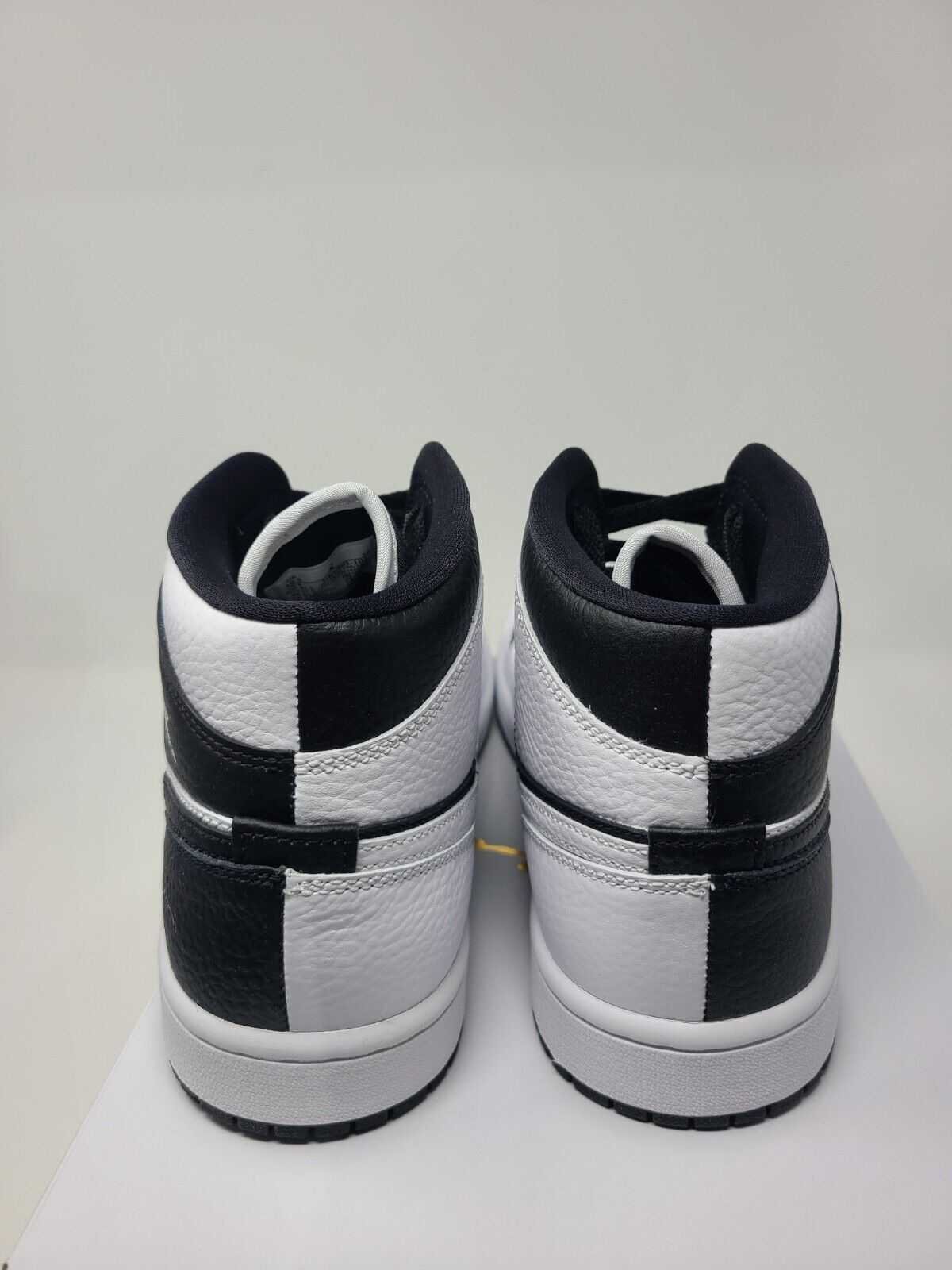 Pre-owned Jordan Wmns Nike Air  1 Mid Se Homage Split 5-12 White Black Dr0501-101
