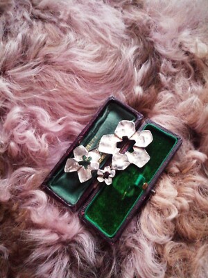Designer Brosche Nadel MANTEL Brosche Schwer versilbert oder Silber Blumen toll