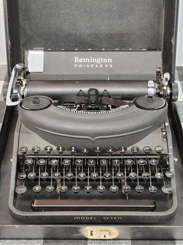 Vg 1930'S Remington Rand Model 7 Noiseless Portable