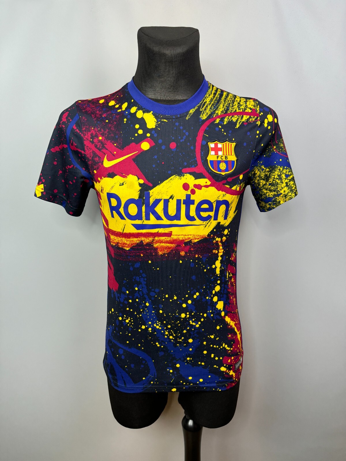FCバルセロナ(プレマッチシャツ)／2019-20／M サッカー バルセロナ、「とんでもないデザイン」の新プレマッチジャージを