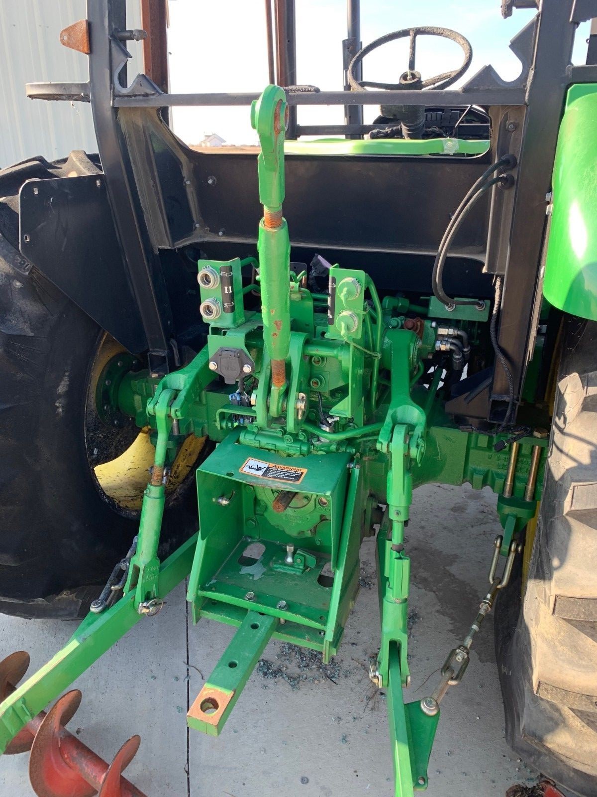 2015 JOHN DEERE 5065E TRACTOR