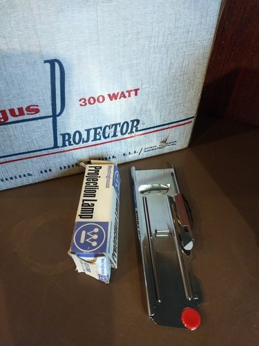 Vintage Argus 300 Slide Projector with original box 1960's Made in USA