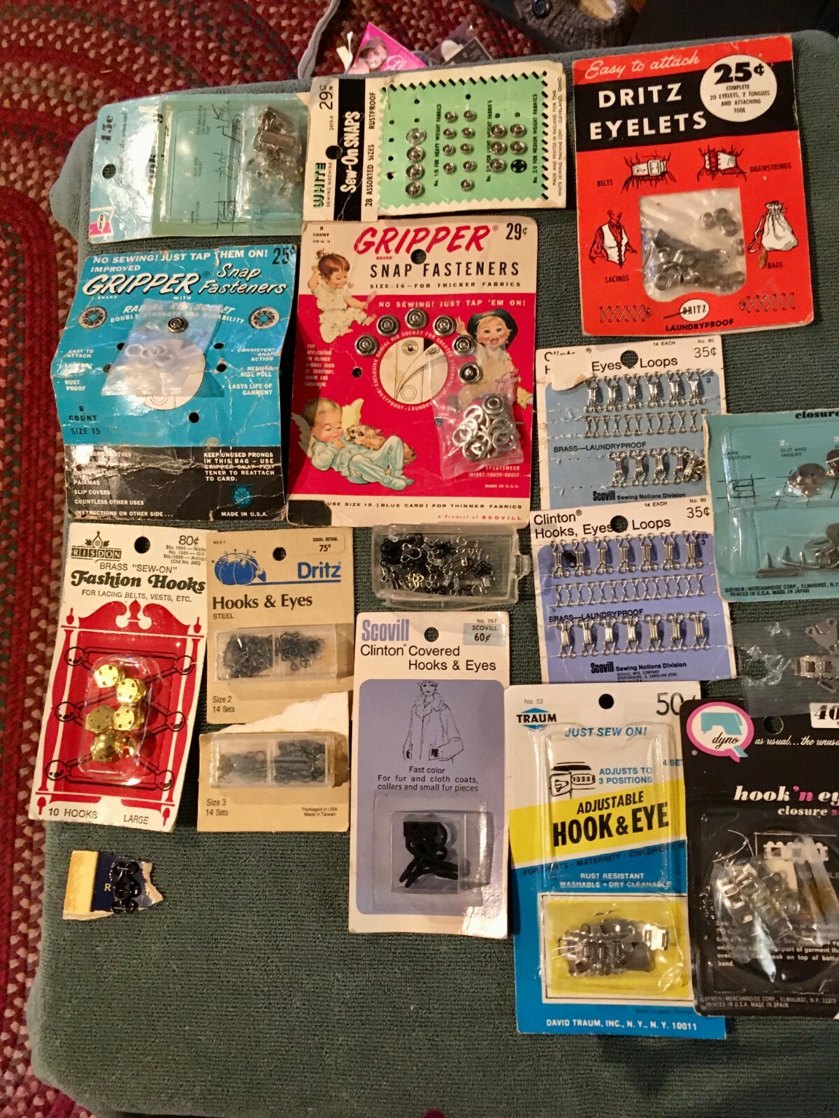 小物 used closing LOT OF VINTAGE CLOSURES SNAPs HOOKS EYES HOOK-N-EYES VARIOUS