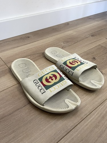 【関税込み】gucci LOGO CUT OUT SLIDES GUCCI Cutout leather slides | NET-A-PORTER
