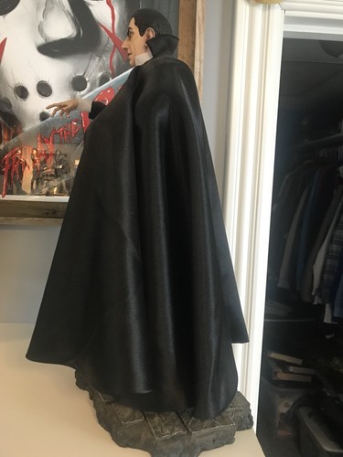 Sideshow Dracula Premium Format Universal Monsters