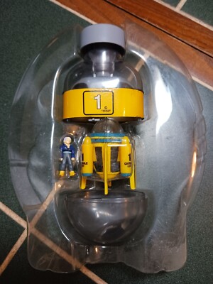 2000 B.S./S.,T.A. Dragonball Z Trunks Capsule Corp Time Machine Fun 1 Mini Micro