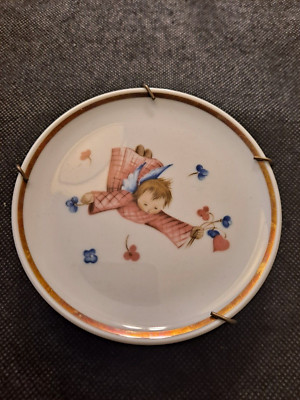 THE BERTA HUMMEL MUSEUM MINIATURE COLLECTION PLATE!   e9403UXX
