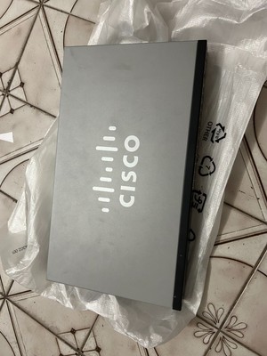 Cisco SG500-28 28-Port Gigabit Stackable Managed Network Switch SG500-28-K9 V02