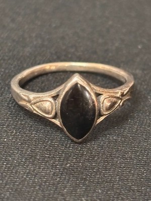 Estate Jewelry Ladies Onyx Ring .925 Sterling Silver Size 7