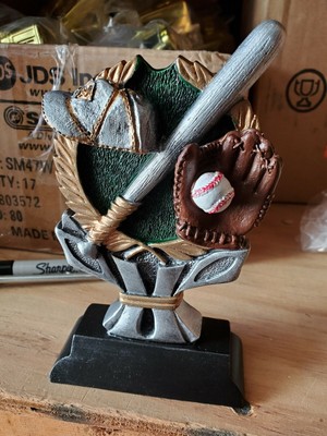 -Male Baseball Star Power Resin Trophy 9.5″ Power Baseball Resin Trophy 90603GS