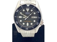 midsize diver watch