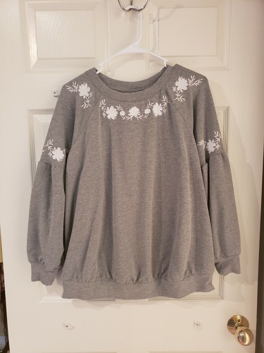 Maternity sweaters medium