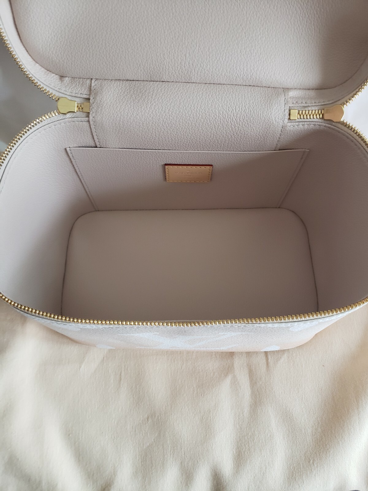 louis vuitton nice bb vanity case