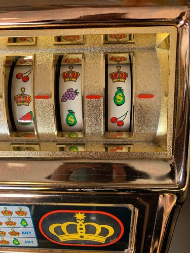 Waco Casino Crown Slot Machine With Flashing Light and Bell Rings On Payoff Wow!