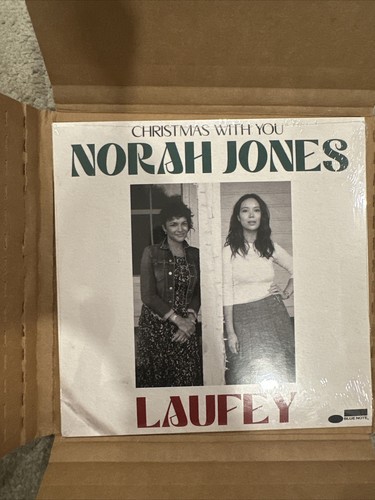 新品 限定Red盤 Norah Jones Laufey Christmas NORAH JONES LAUFEY Christmas With You / Better Than Snow 7