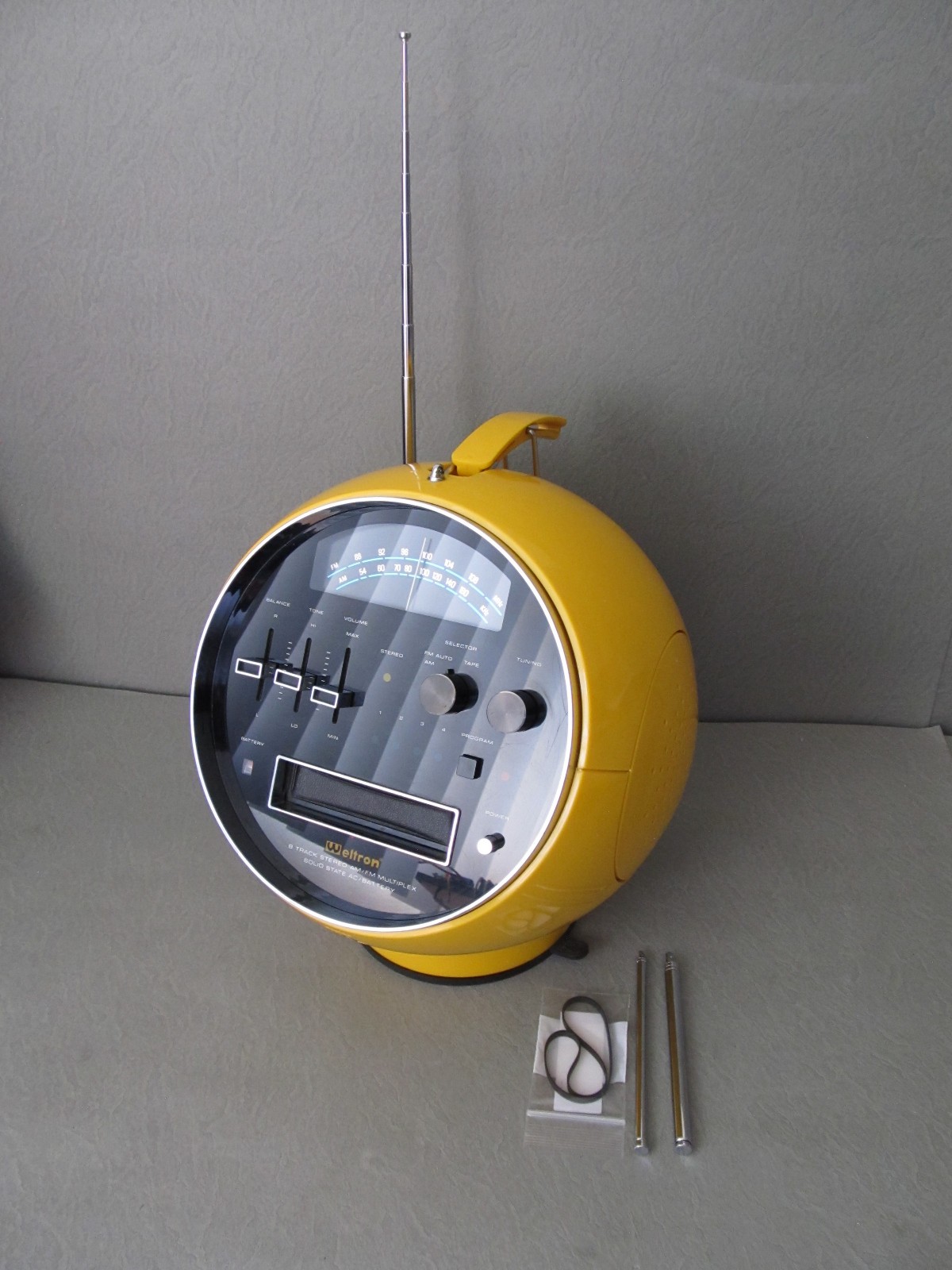 Vintage Weltron 2001 Space Ball 8 Track Player - AM/FM Radio