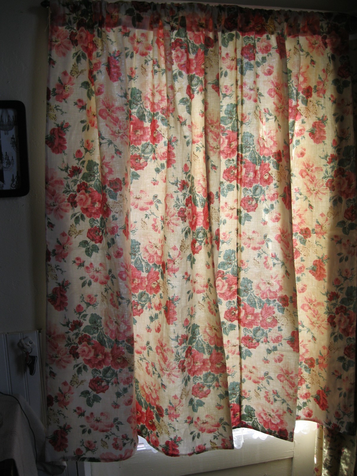 VINTAGE FLORAL CURTAIN PINK ROSES LINED- FABRIC OR USE-1 PANEL