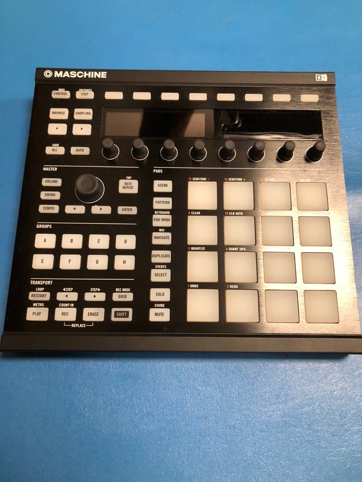 maschine mk2 black used with cord and manual