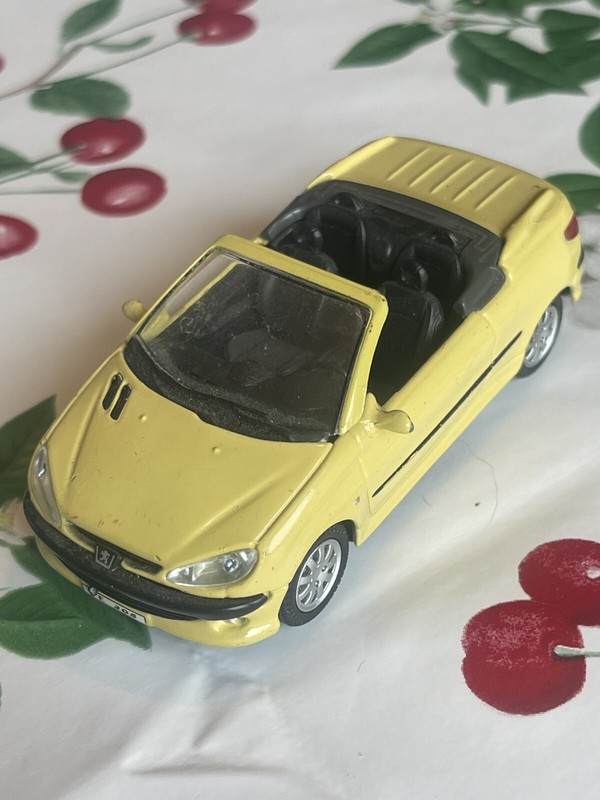 Peugeot 206 Cabriolet - 1:43 Cararama