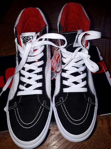 Vans Hello Kitty Shoes Women's size 8 Rare New in Box