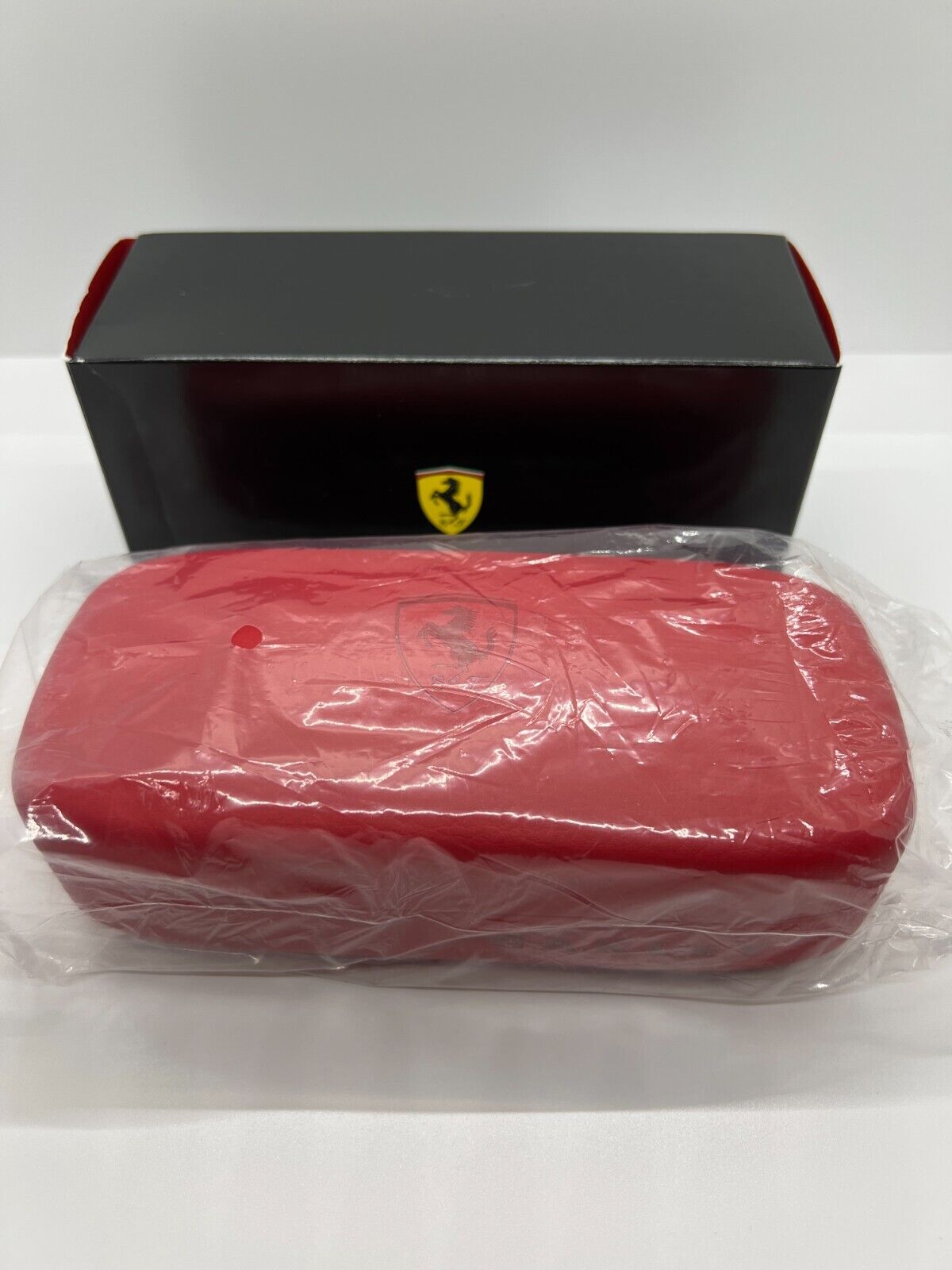 Oakley Carbon Blade Carbon/Ruby Scuderia Ferrari Polarized Oakley Carbon Blade Carbon/Ruby Scuderia Ferrari Polarized