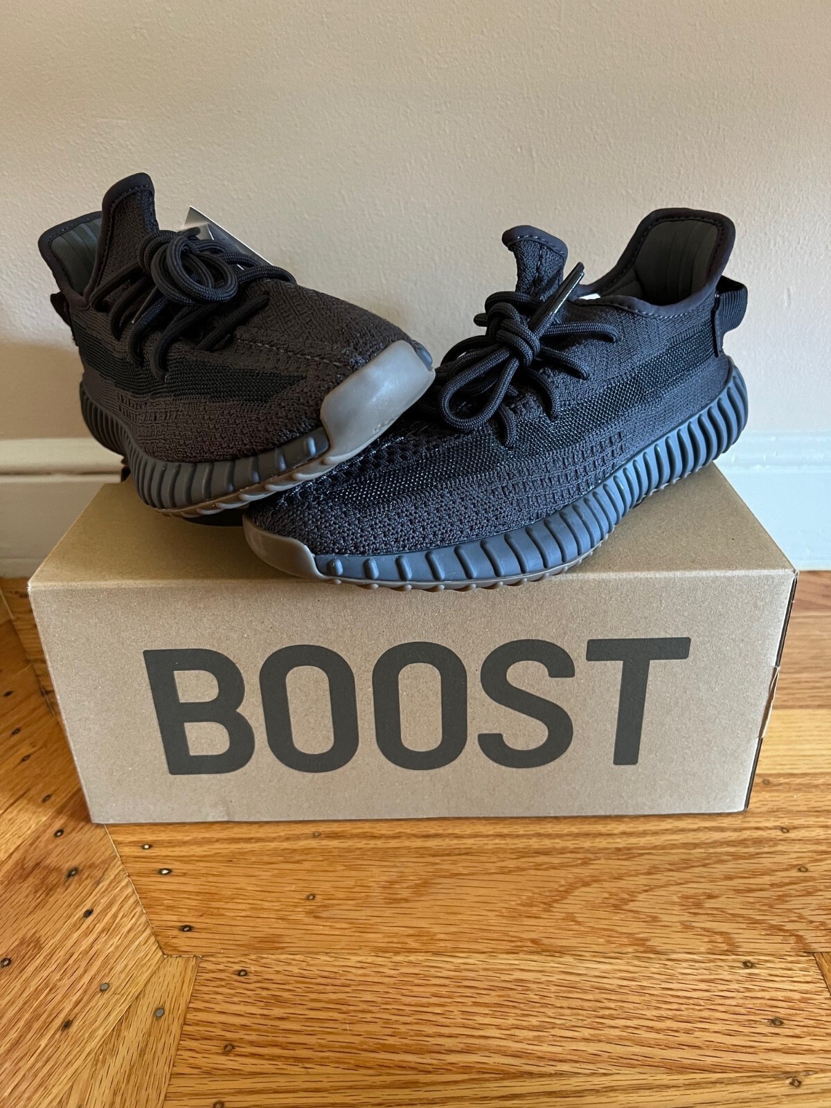 yyy55kです Brand New Adidas Yeezy Boost 350 V2 Low Cinder Non
