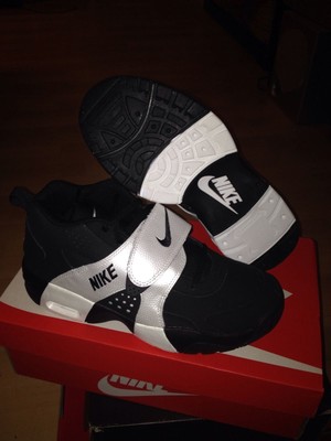 nike air veer black/white size8.5, 9.5 10,10.5, 11,12 brand new