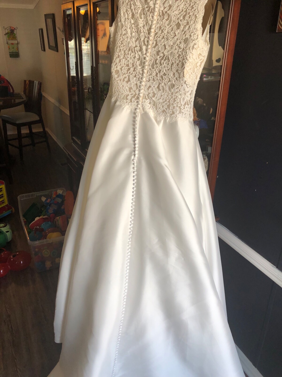 used size 20 ivory wedding dress justin Alexander mikado with pockets