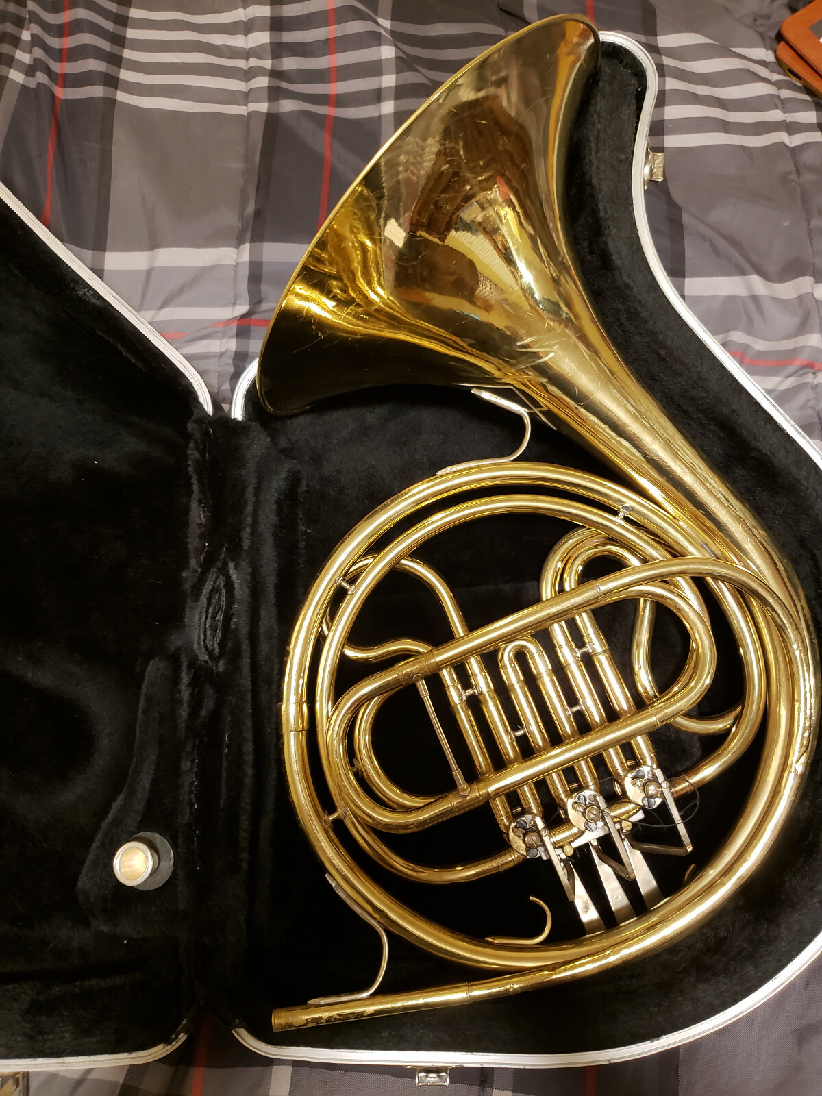 King Cleveland Single French Horn, Great condition.  message for info.