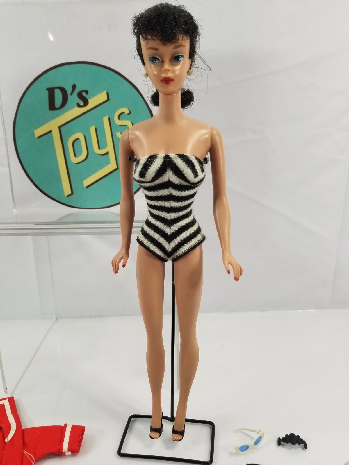 VINTAGE MATTEL BARBIE BLACK HAIR WITH CLOTHES AND ACCESSORIES