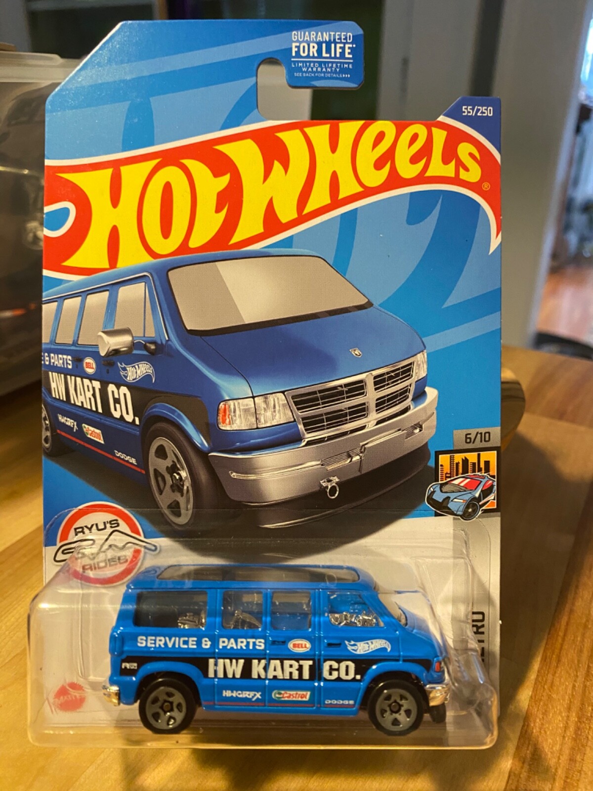 Auto World Dodge Delivery Van ☆HOスロットカー Hot Wheels White Dodge Van HW 55 Race Team Kids Model