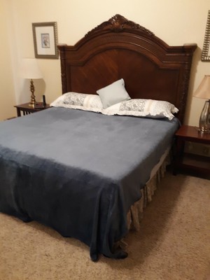 King Tempur Pedic cloud supreme Bed & Box with Large Ornate Dark Wood Headboard 
