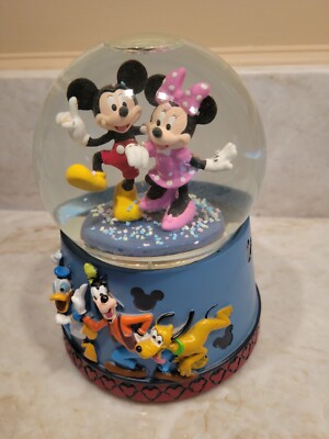 Disney Mickey Minni Donald Goofy Pluto Musical Glitter Snow Globe