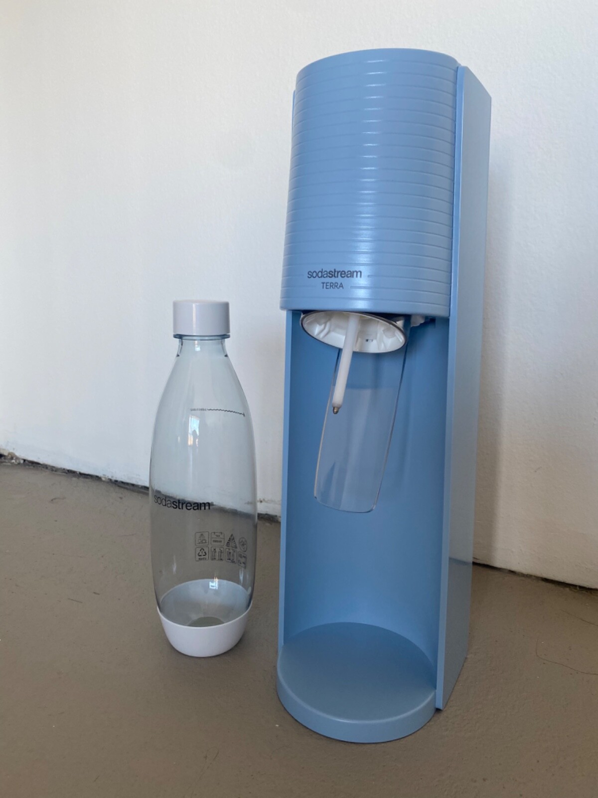 SodaStream Terra Sparkling Water maker with Carbonating Bottle NO Cylinders