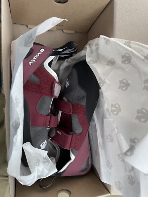 evolv elektra Climbing Shoes NIB W8.5