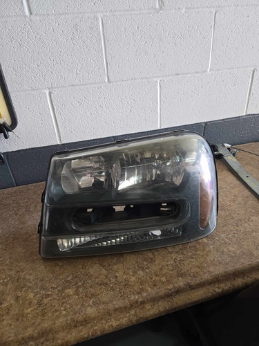 Used Left Headlight Assembly fits: 2003 Chevrolet Trailblazer Left Grade C