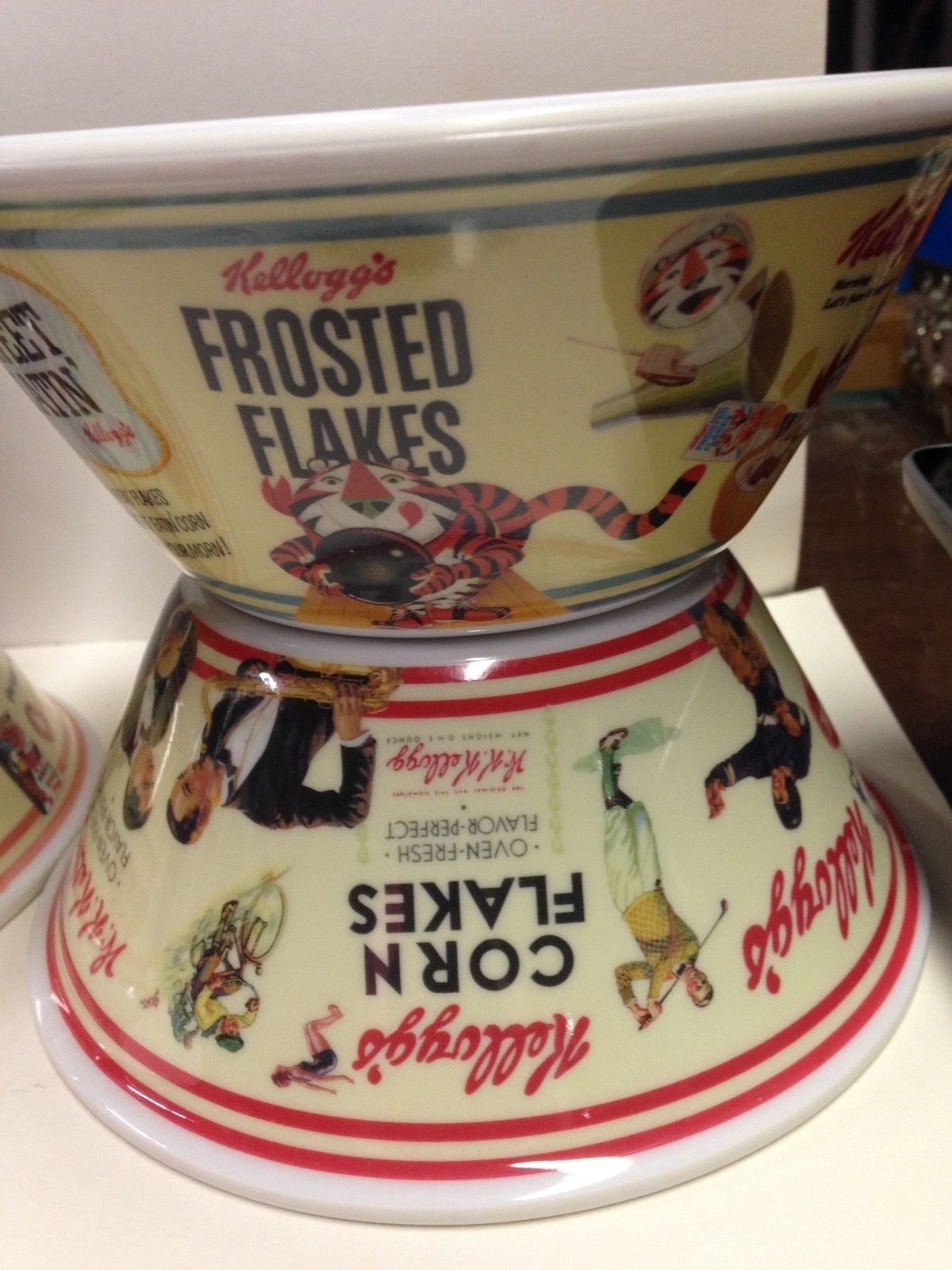 Kellogg Corn Flakes 2011 Cereal Bowl